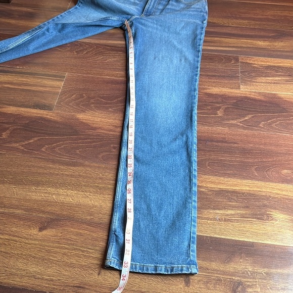 WRANGLER High Rise True Straight Women's Jeans Size 8x34 - Picture 9 of 10